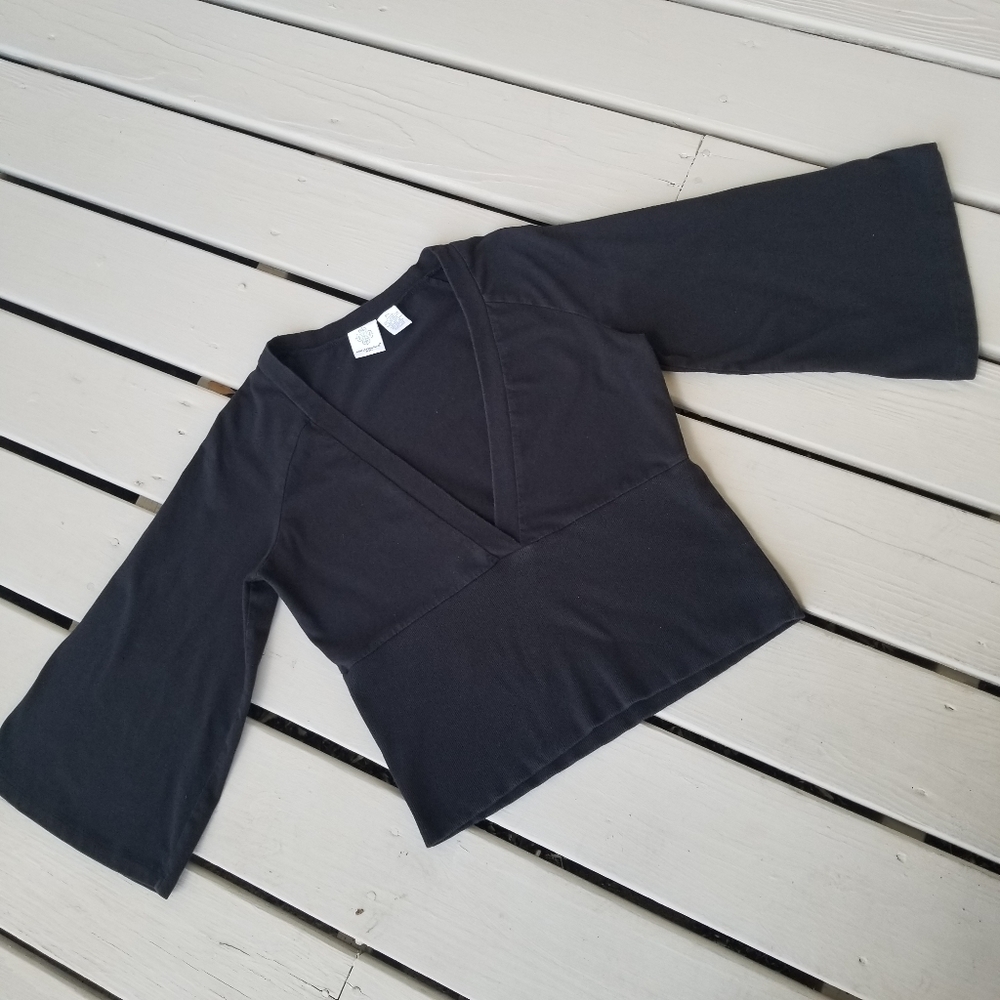PL BLK top w flared sleeves